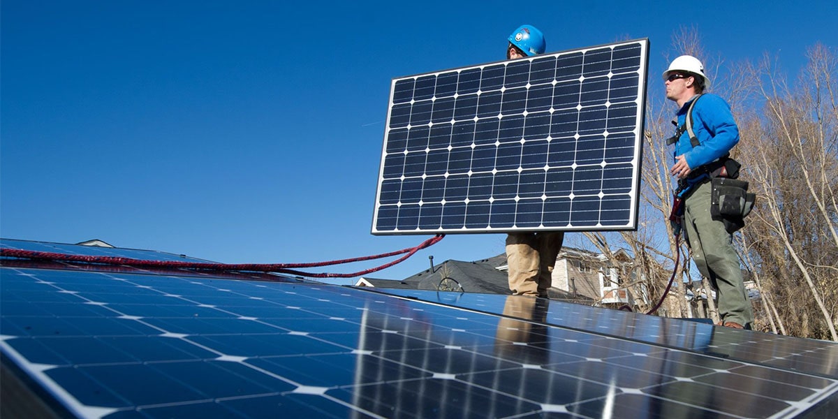 Довірте технічне обстеження даху на можливість встановлення сонячних панелей професіоналам