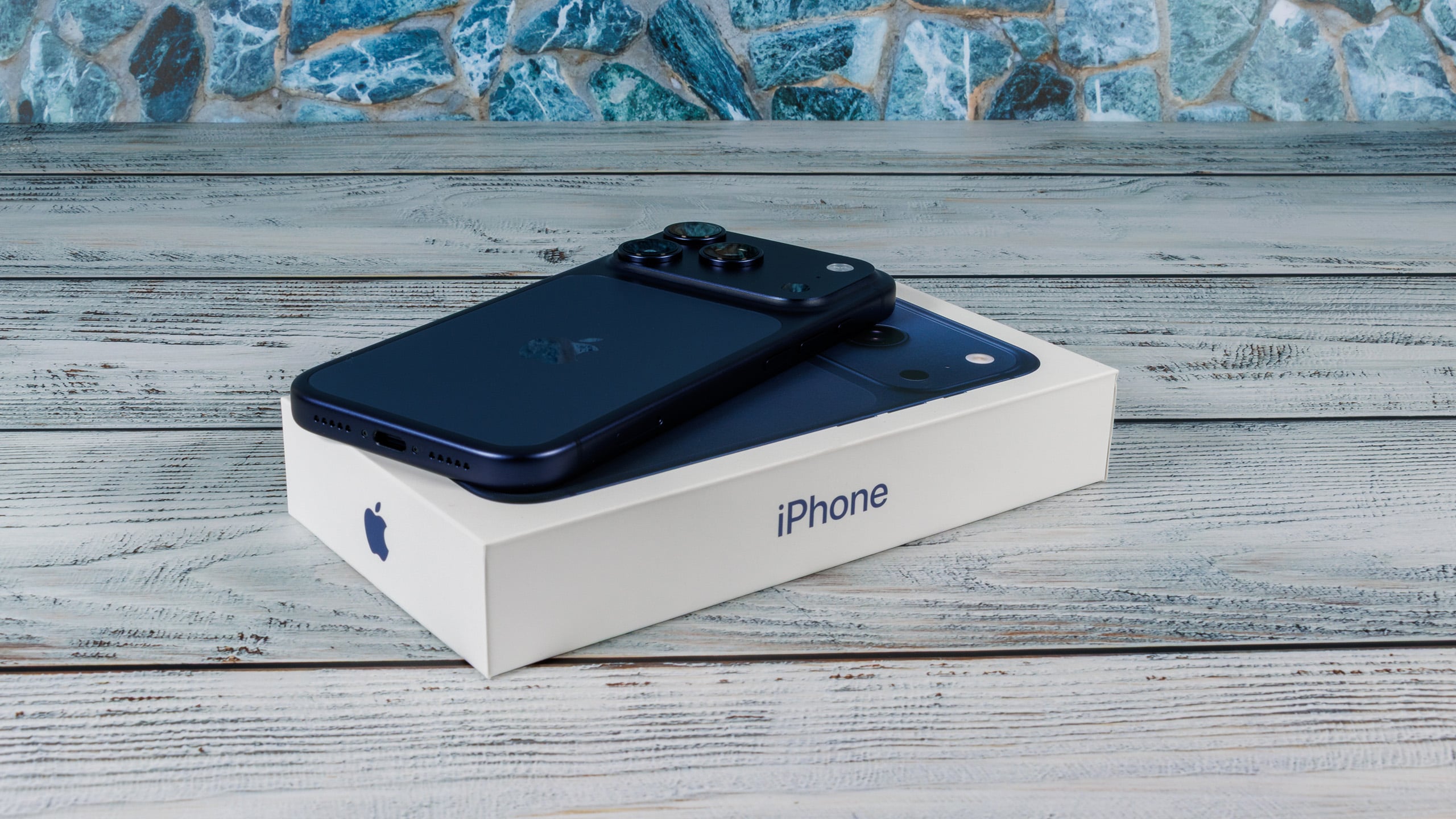 iPhone 17 Pro Max та MacBook Neo: потужність у кишені та доступності в рюкзаку